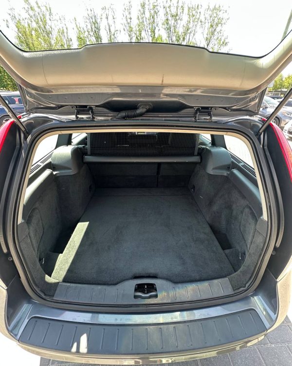 VOLVO V50 - Image 11