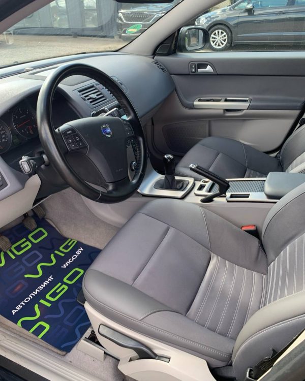VOLVO V50 - Image 8