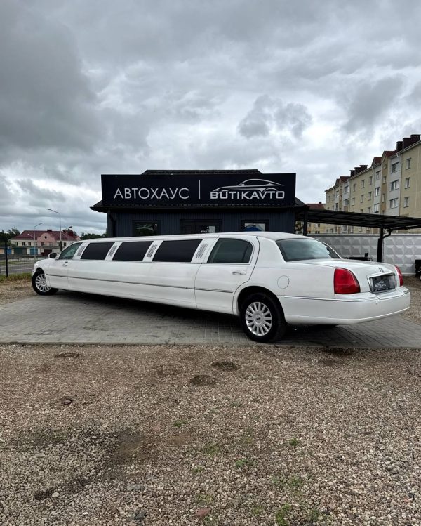 Lincoln Town Car III · Рестайлинг - Image 4