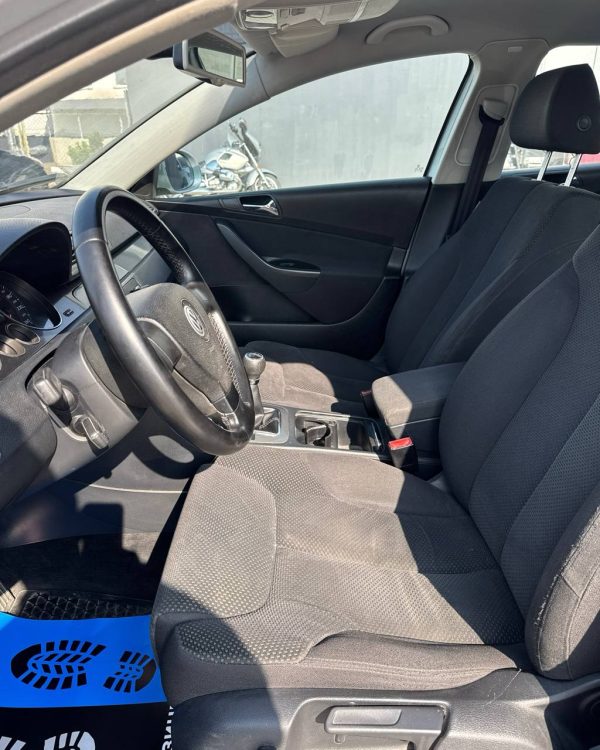 Volkswagen Passat B6 - Image 8