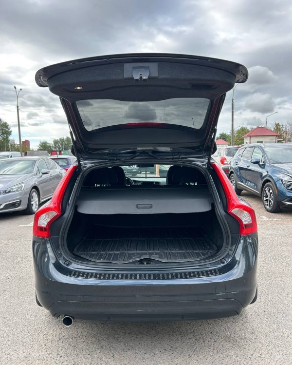 Volvo V60 I · Рестайлинг - Image 12