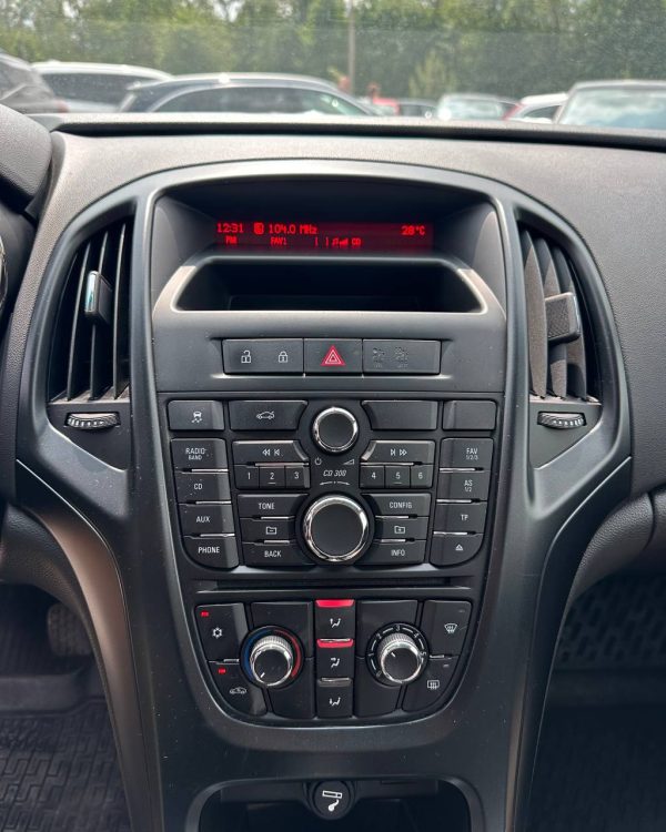 Opel Astra J · Рестайлинг - Image 10