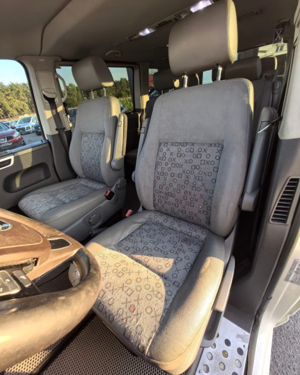 Volkswagen Transporter T5 - Image 10