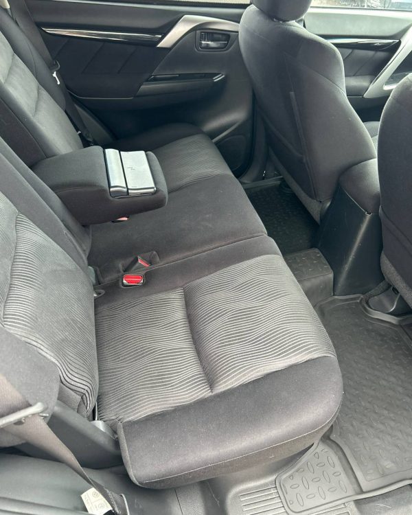 Mitsubishi Pajero Sport III - Image 12