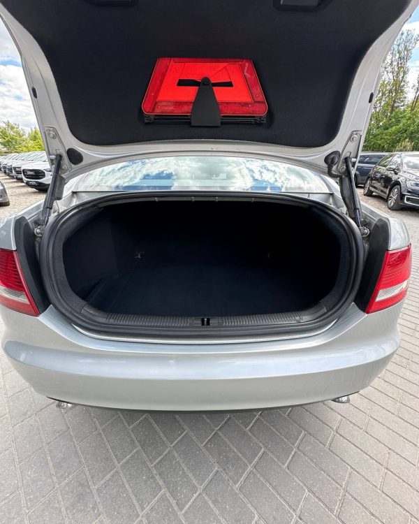 AUDI A6 - Image 10