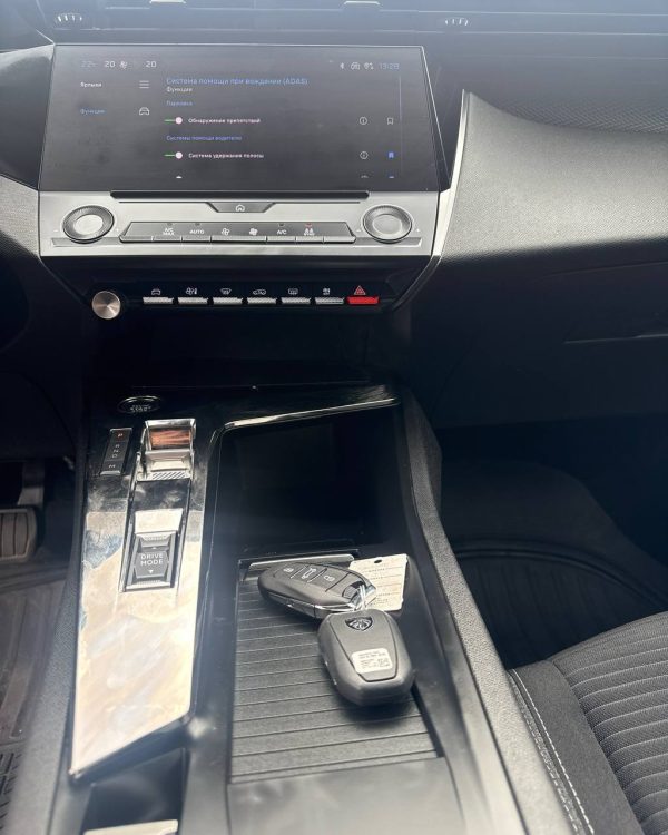 PEUGEOT 308 - Image 14