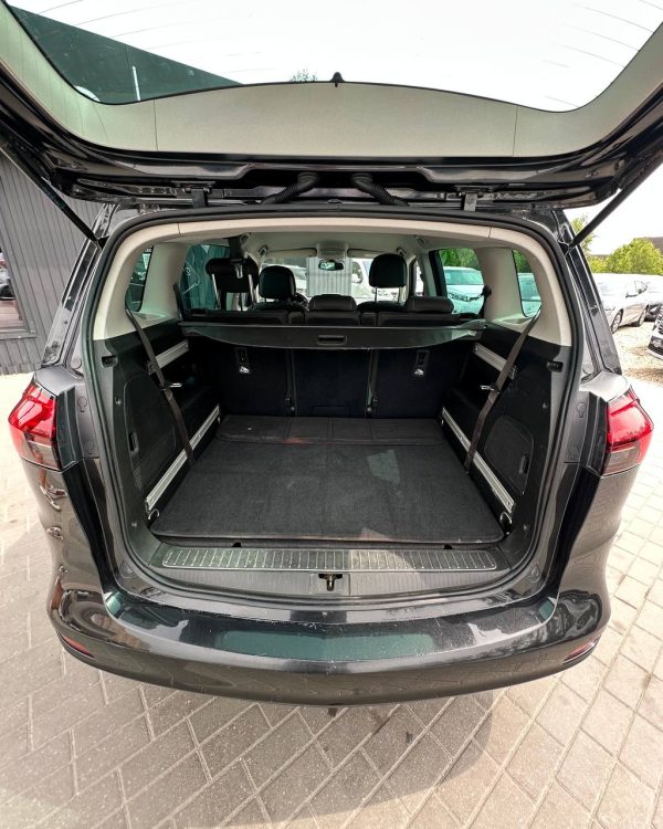 Opel Zafira C - Image 11