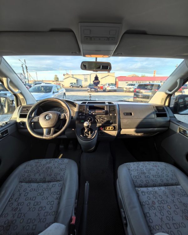 Volkswagen Transporter T5 - Image 9