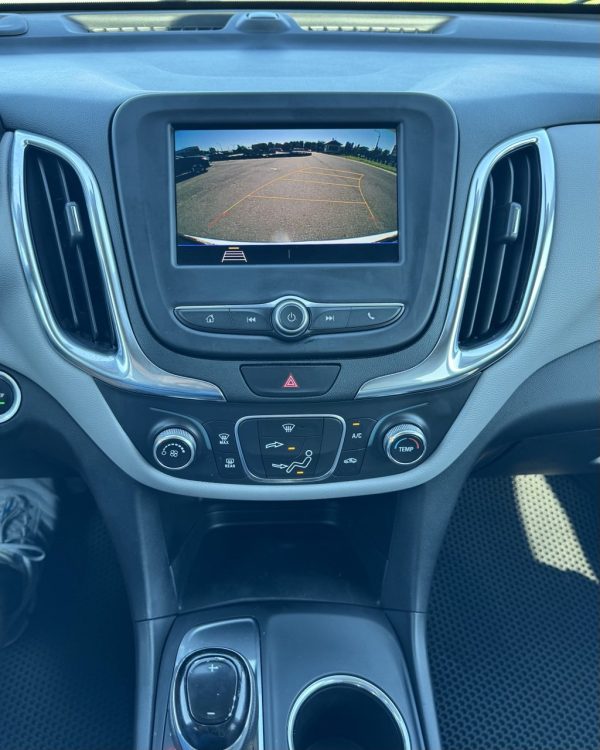 CHEVROLET EQUINOX LS - Image 10