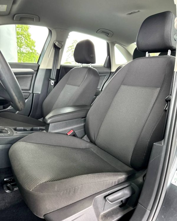 Volkswagen Jetta VII - Image 7