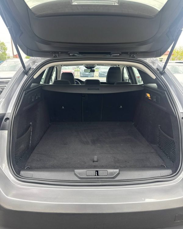 PEUGEOT 308 - Image 12