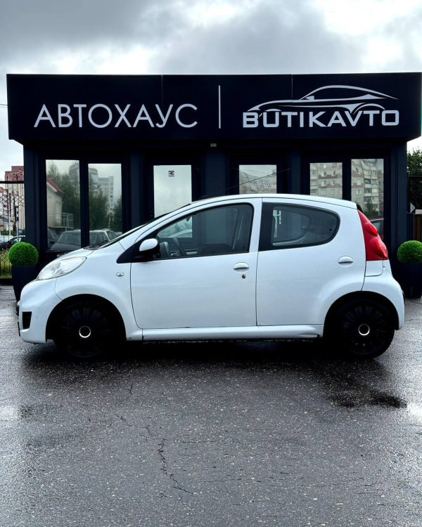 Peugeot 107 I · Рестайлинг - Image 7