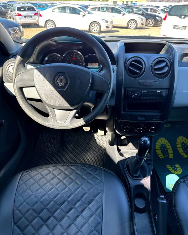 Renault Duster - Image 13