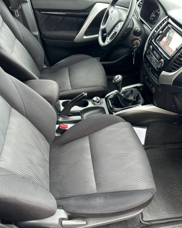 Mitsubishi Pajero Sport III - Image 13