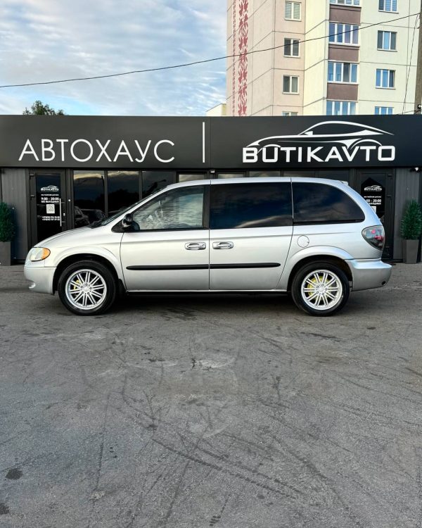 Dodge Caravan IV - Image 4