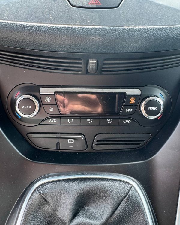 Ford Grand C-Max I - Image 16