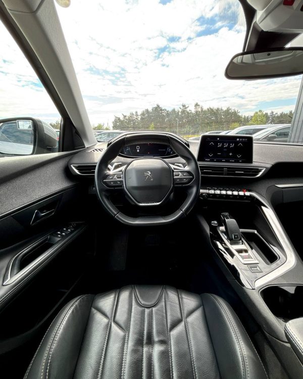 PEUGEOT 5008 - Image 10