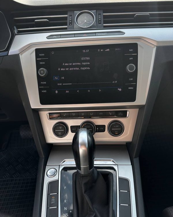 Volkswagen Passat B8 - Image 10