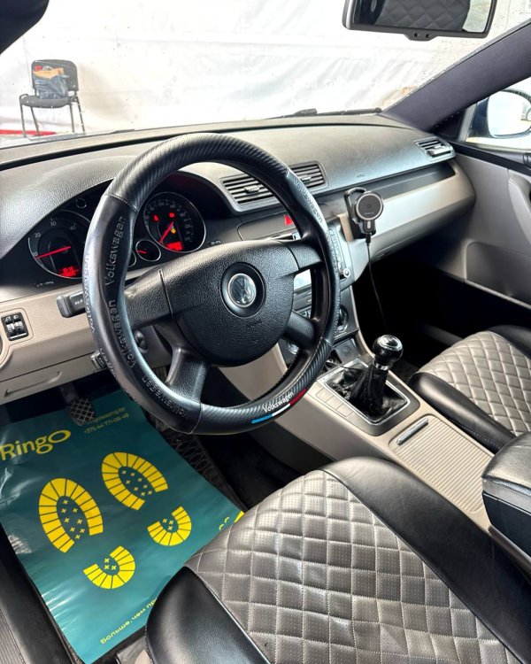 Volkswagen Passat B6 - Image 11