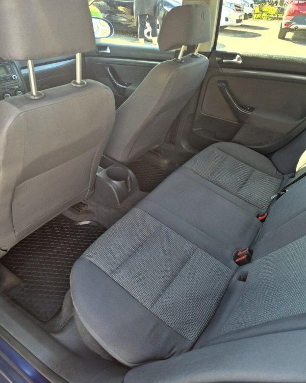 Volkswagen Jetta V - Image 12
