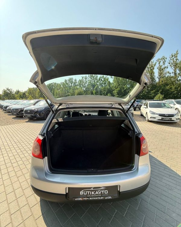 Volkswagen Golf V - Image 10