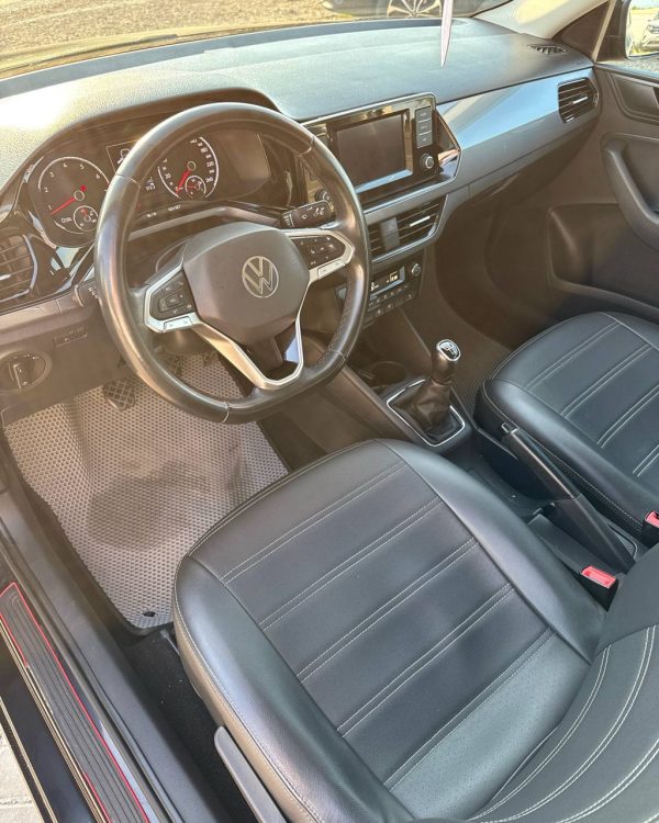 Volkswagen Polo Sedan II - Image 10