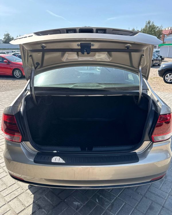 Volkswagen Polo Sedan I · Рестайлинг - Image 16
