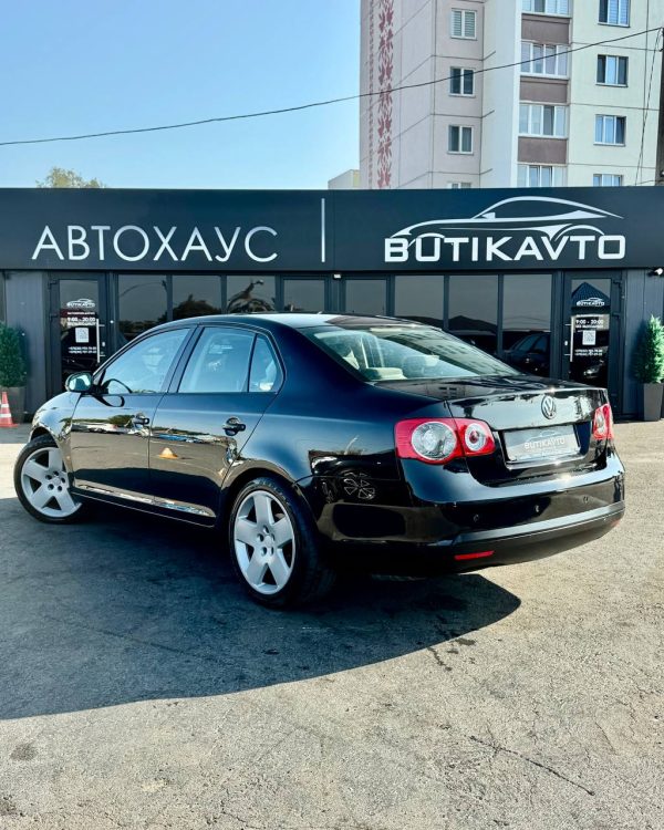 Volkswagen Jetta V - Image 5