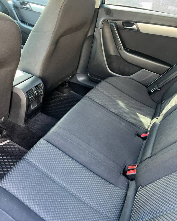 Volkswagen Passat B7 - Image 11