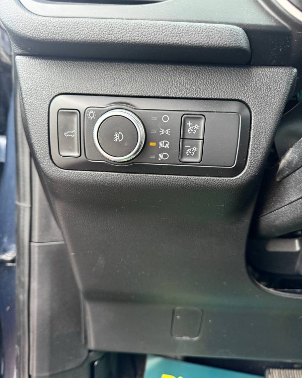 Ford Escape IV - Image 18