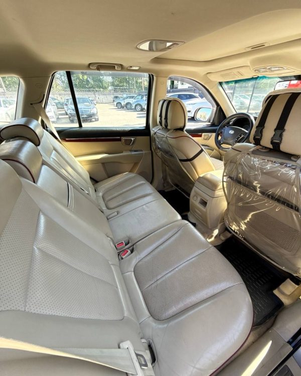 Hyundai Santa Fe CM - Image 11