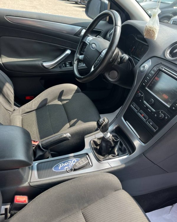 Ford Mondeo - Image 13