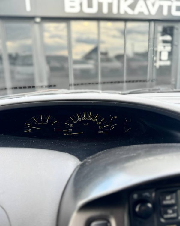 Toyota Previa II (XR30 XR40) - Image 17