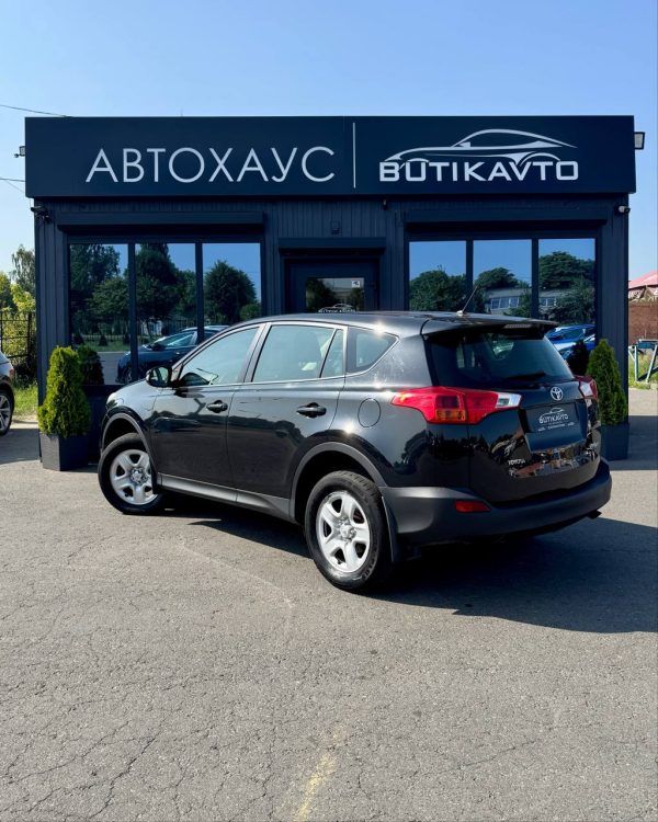Toyota RAV4 IV (XA40) - Image 5