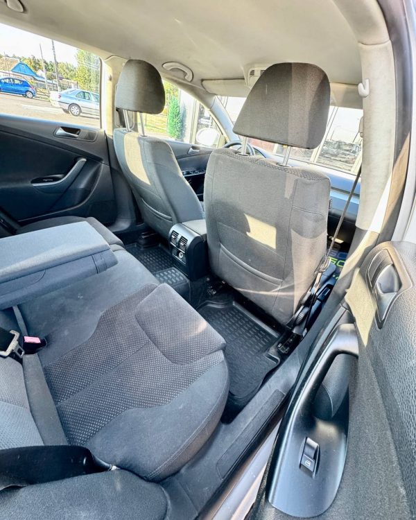 Volkswagen Passat B6 - Image 12