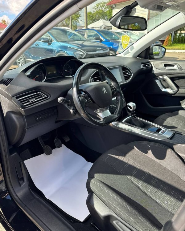 Peugeot 308 T9 - Image 9