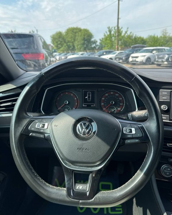 Volkswagen Jetta VII - Image 15
