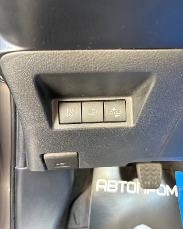 Toyota Yaris III (XP130) · 2-й рестайлинг - Image 19