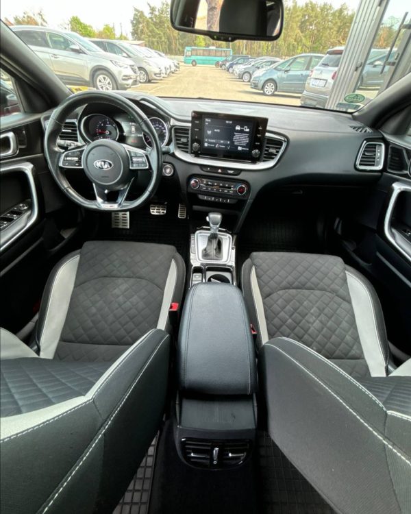 Kia ProCeed - Image 9