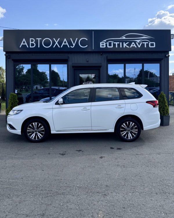 Mitsubishi Outlander III · 3-й рестайлинг - Image 4