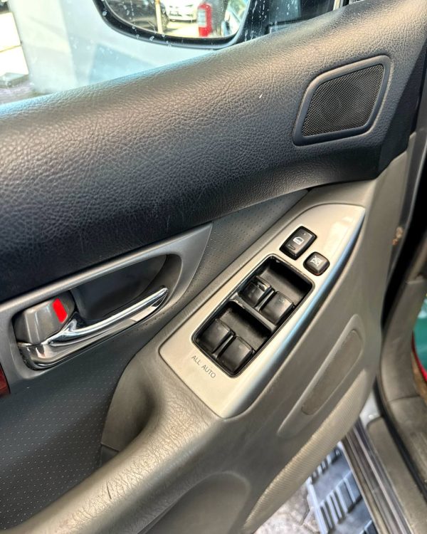 Toyota Land Cruiser Prado J120 - Image 9