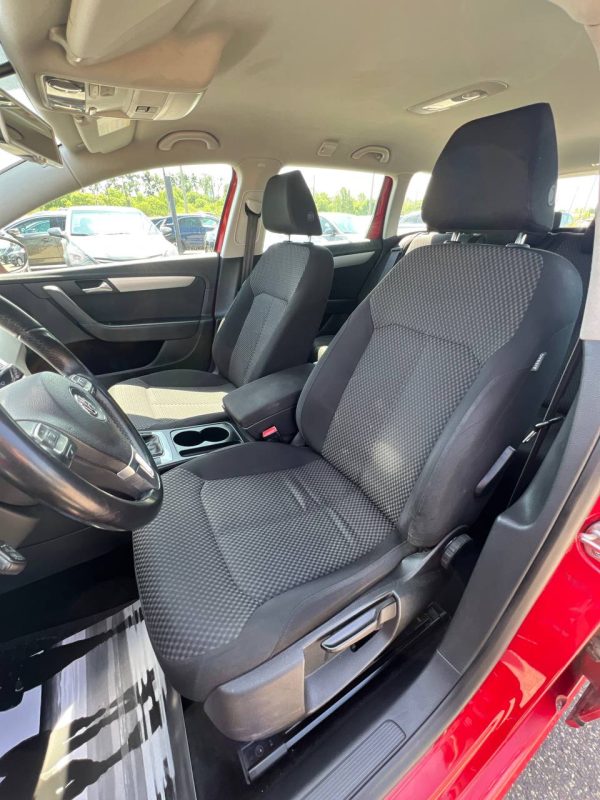 Volkswagen Passat B7 - Image 10