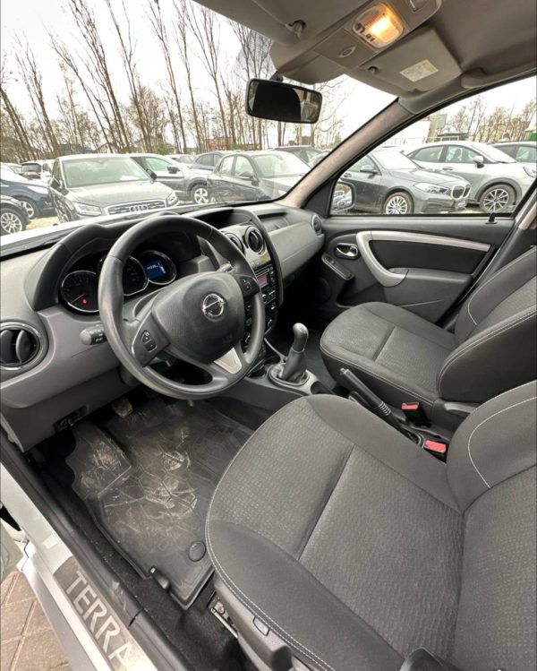 NISSAN TERRANO - Image 7