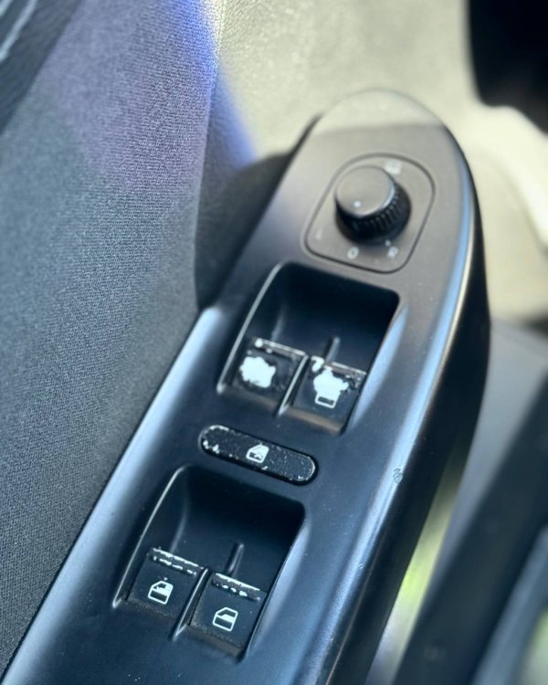 Volkswagen Passat B6 - Image 20
