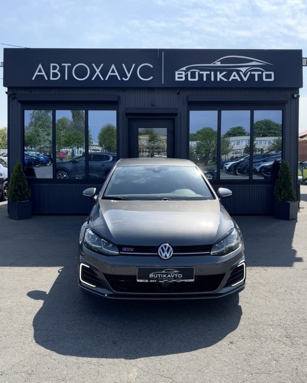 VOLKSWAGEN GOLF GTE - Image 2