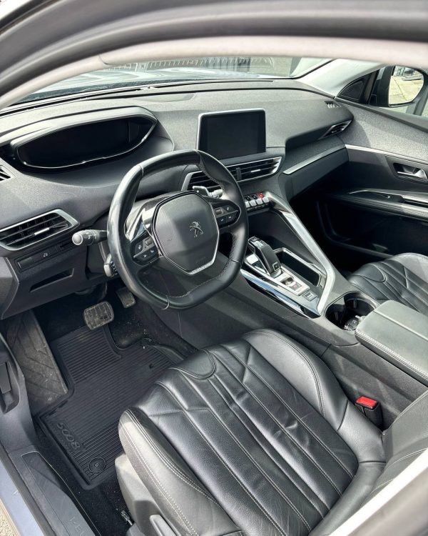 PEUGEOT 5008 - Image 11