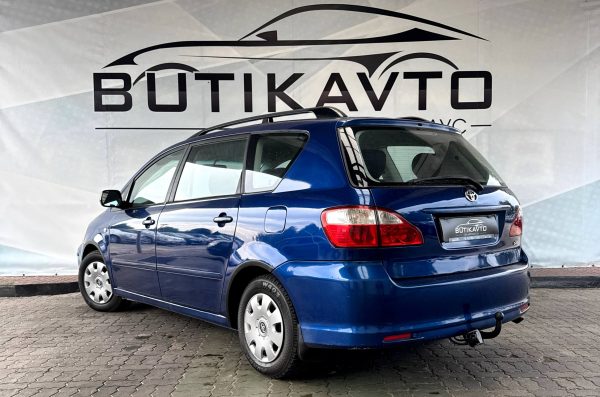 Toyota Avensis Verso I · Рестайлинг - Image 5