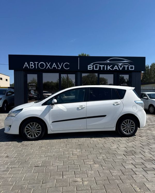 Toyota Verso I · Рестайлинг - Image 14