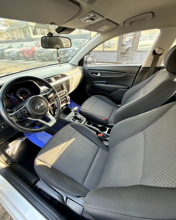 Kia Rio - Image 8