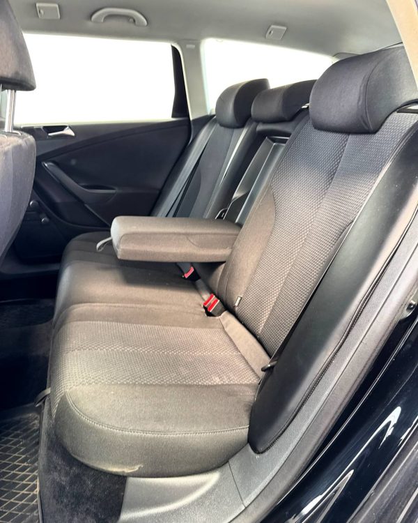 Volkswagen Passat B6 - Image 13